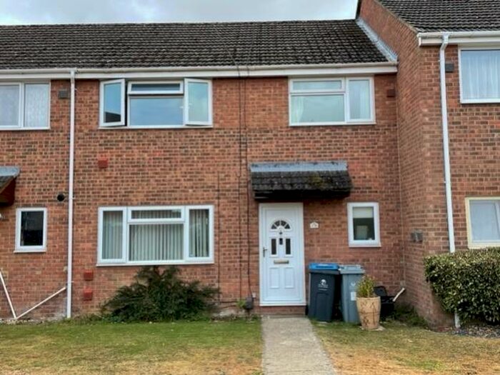 3 Bedroom Terraced House To Rent In Queens Road, Carterton, Oxon, OX18