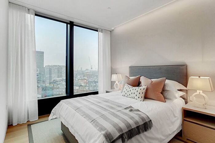 3 Bedroom Flat To Rent In Buckingham Gate, London, SW1E