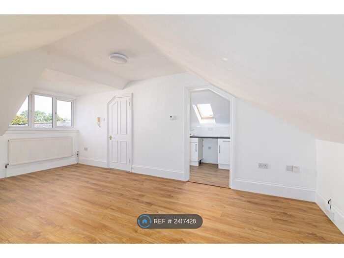 1 Bedroom Flat To Rent In Footscray Road, London, SE9