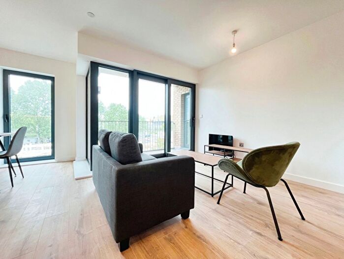 1 Bedroom Flat To Rent In Victoria Road, Pyramid House, TN23