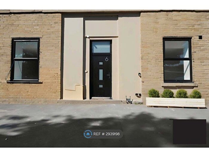 1 Bedroom Flat To Rent In Birds Royd Lane, Brighouse, HD6