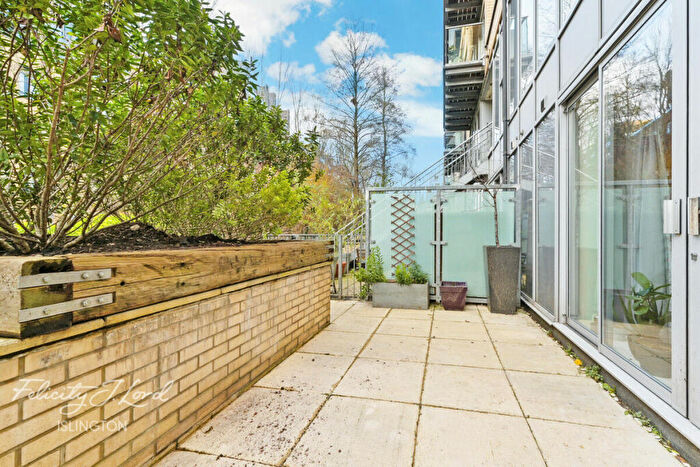 2 Bedroom Flat For Sale In Wenlock Road, Islington, N1