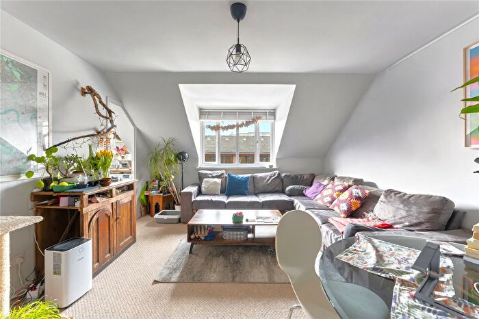2 Bedroom Flat For Sale In Westbury Road, Walthamstow, London, E17