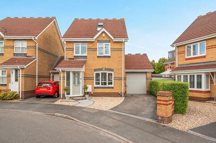 3 Bedroom Link Detached House For Sale In Reynolds Way, St Andrews Ridge, Swindon, SN25