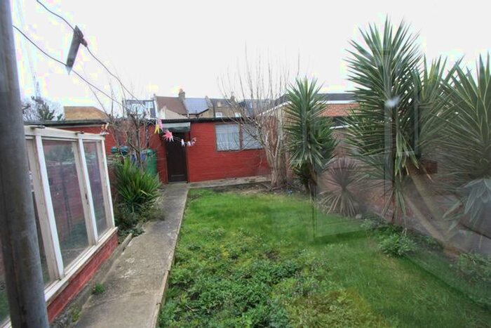 4 Bedroom Terraced House To Rent In Fishponds Road, London, SW17