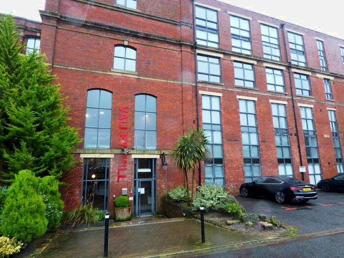 2 Bedroom Flat To Rent In Cottonfields, Eagley, Bolton BL7