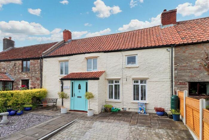 2 Bedroom Cottage For Sale In Found In The Village Of Weston-In-Gordano, BS20
