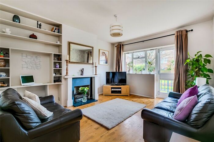 2 Bedroom Flat To Rent In Alexander Court, Wandsworth Common West Side, SW18
