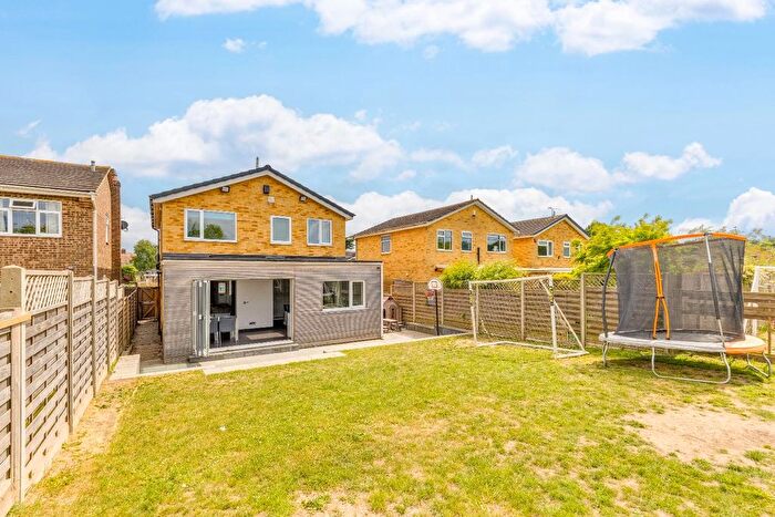 4 Bedroom Detached House For Sale In The Oval, Broxbourne, EN10