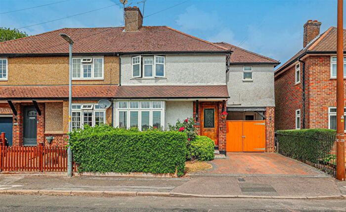 4 Bedroom Semi-Detached House For Sale In Grosvenor Terrace, Hemel Hempstead, HP1
