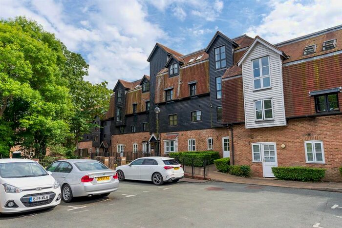 2 Bedroom Flat To Rent In Thorney Mill Road, West Drayton, UB7