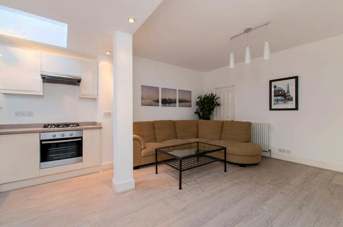 4 Bedroom Property To Rent In Fairlight Road, Tooting, London, SW17