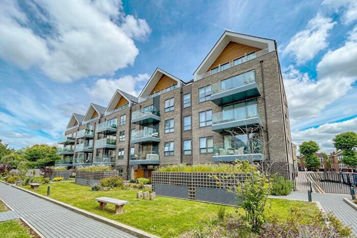 1 Bedroom Flat To Rent In Antoinette Close, Kingston, Kingston Upon Thames, KT1