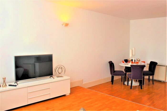 1 Bedroom Flat To Rent In Dingley Road, Clerkenwell London, EC1V