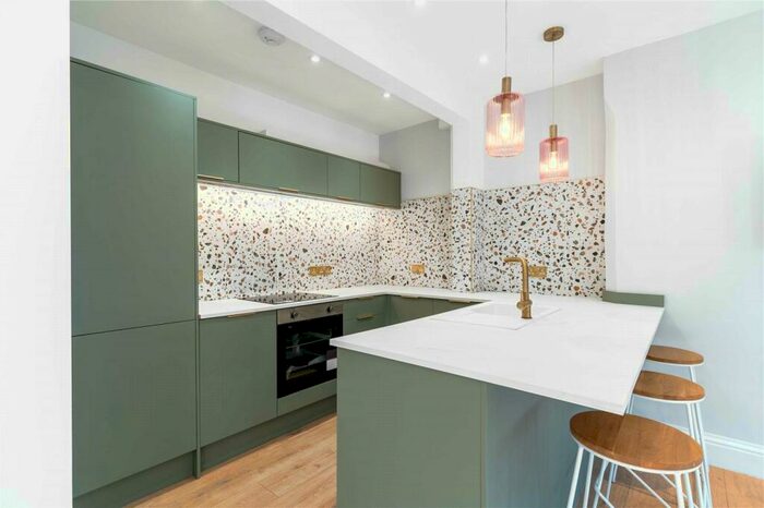 3 Bedroom Apartment To Rent In Nottingham Road, Nottingham, Nottinghamshire, NG7