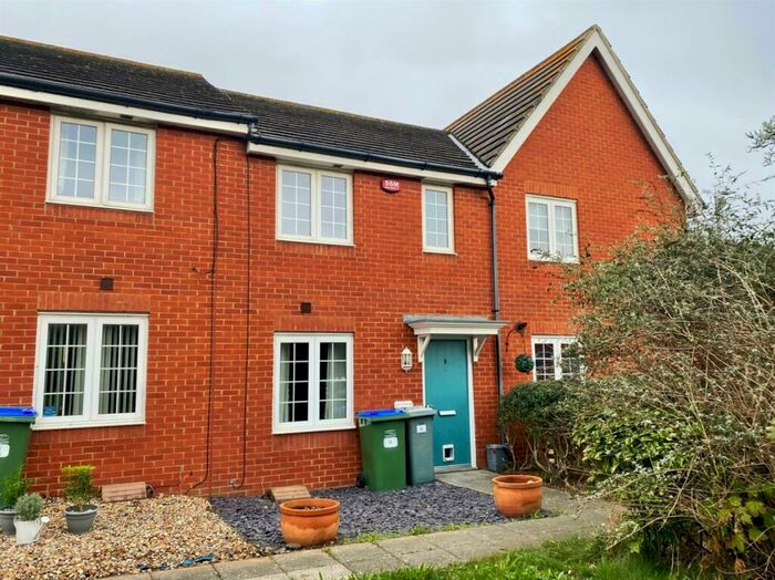 3 Bedroom Terraced House To Rent In Westview Close, Peacehaven, BN10