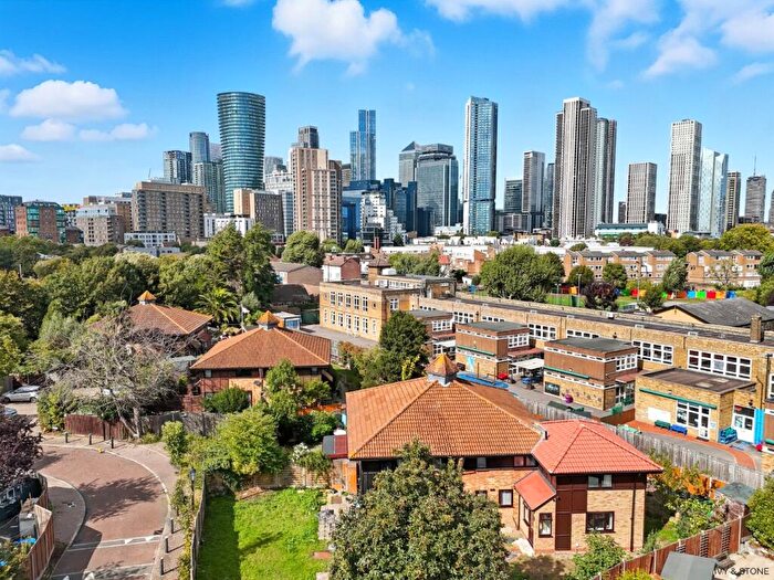 2 Bedroom Semi Detached House For Sale In Friars Mead, London, Greater London, E14