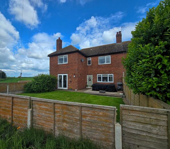 3 Bedroom Semi-Detached House For Sale In Cliff Farm Cottages, Owmby-By-Spital, LN8