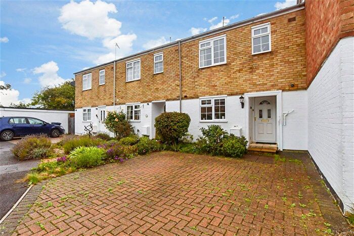 3 Bedroom Terraced House For Sale In Charts Close, Cranleigh, Surrey, GU6