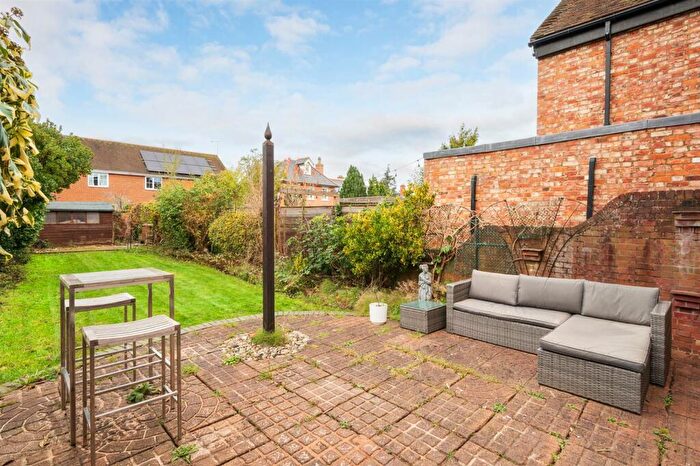3 Bedroom Terraced House For Sale In Wilson Avenue, Henley-On-Thames, RG9