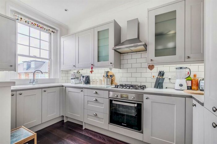 1 Bedroom Flat To Rent In Upper Richmond Road West, East Sheen, SW14