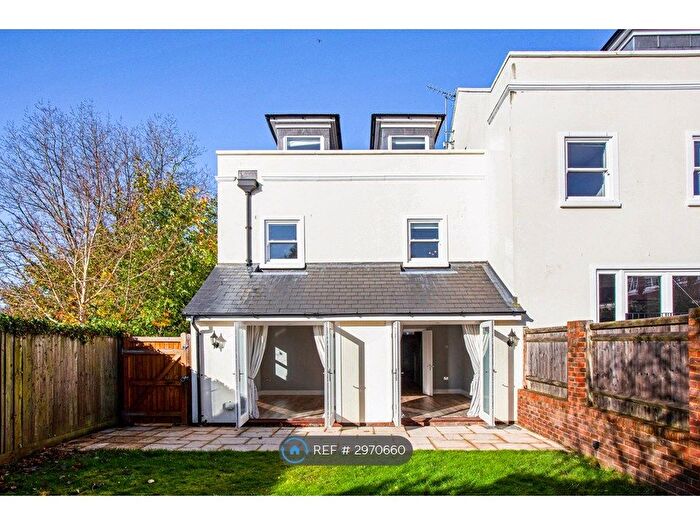 4 Bedroom Terraced House To Rent In Salomons Mews, Tunbridge Wells, TN2