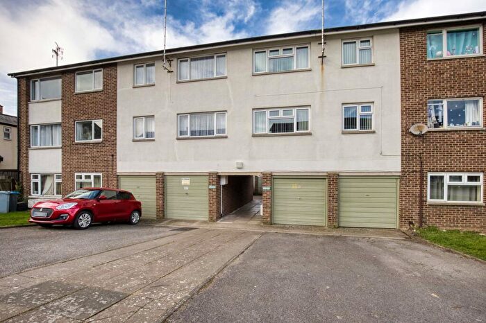 3 Bedroom Maisonette For Sale In Lowell Place, Witney, OX28