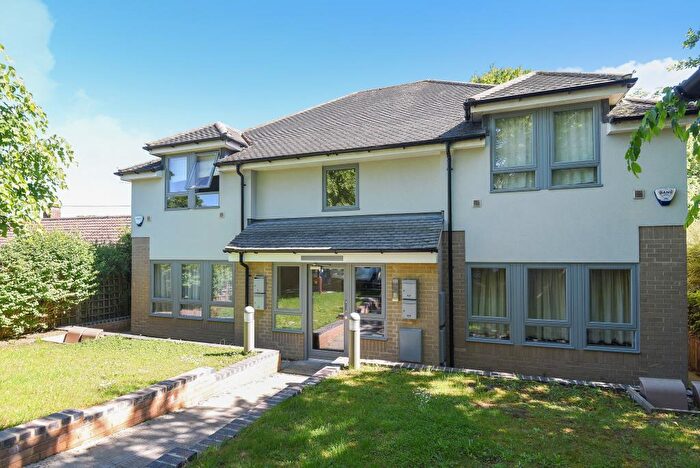 1 Bedroom Apartment To Rent In Joshua Court, Headington, OX3