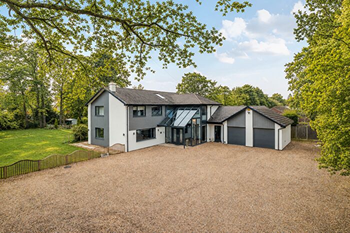 5 Bedroom Detached House For Sale In Albany Road, Fleet, GU51