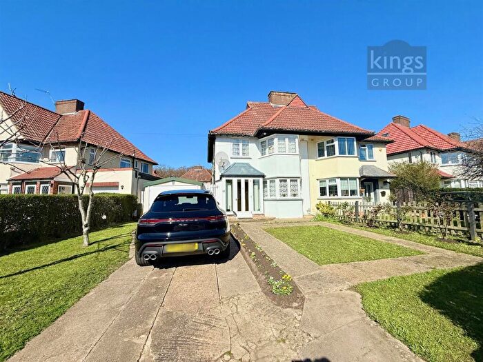 3 Bedroom House For Sale In Ropers Avenue, London, E4