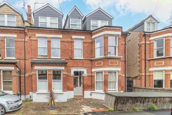 1 Bedroom Flat To Rent In Brunswick Road, Kingston Upon Thames, KT2