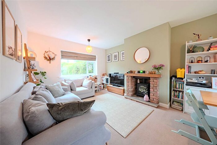 3 Bedroom Semi-Detached House For Sale In Cotefields Avenue, Farsley, Pudsey, LS28