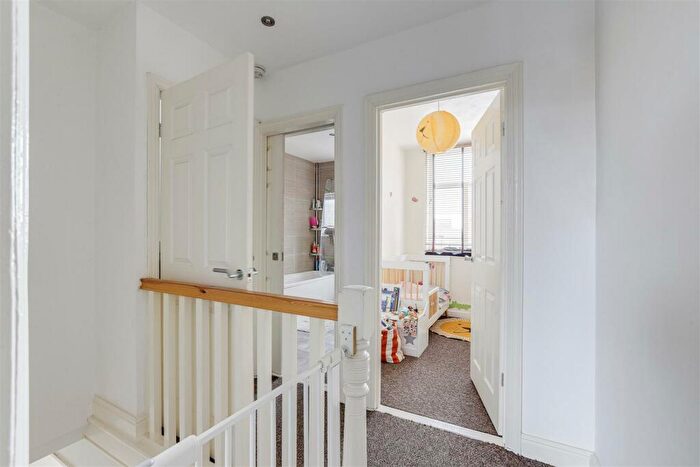 3 Bedroom End Of Terrace House For Sale In Broomhill Road, Bulwell, Nottinghamshire, NG6