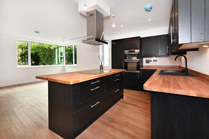 2 Bedroom Apartment For Sale In Cathedral View, Chelmsford, CM1