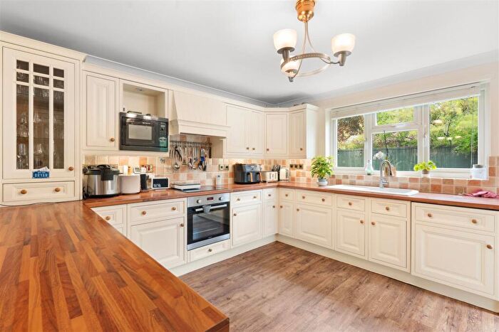 4 Bedroom Detached House For Sale In The Birches, Ampthill Road, Flitwick, MK45