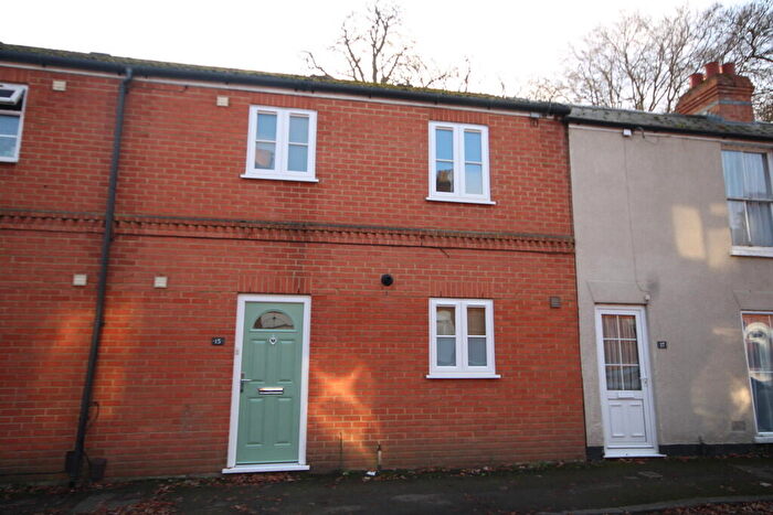 2 Bedroom Terraced House To Rent In College Street, Salisbury, SP1