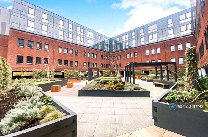 2 Bedroom Flat To Rent In Ashwood House, Camberley, GU15