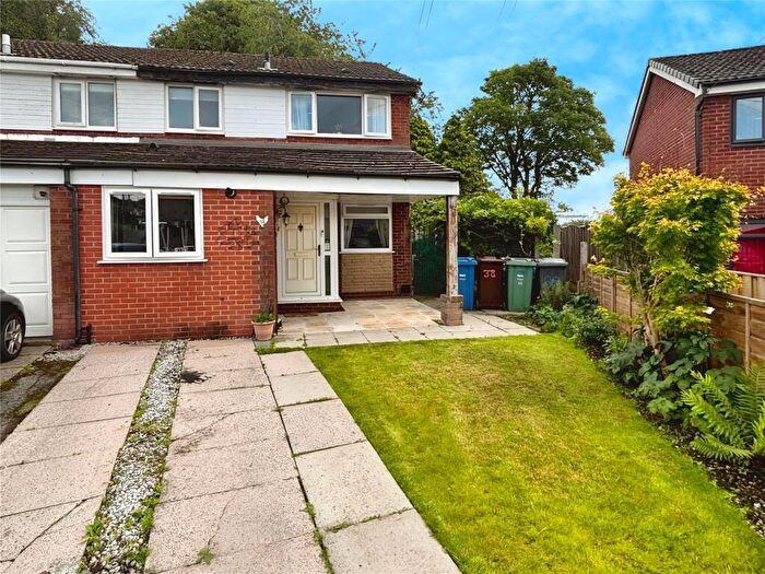 4 Bedroom Semi-Detached House For Sale In Meadowcroft, Radcliffe, Manchester, Greater Manchester, M26