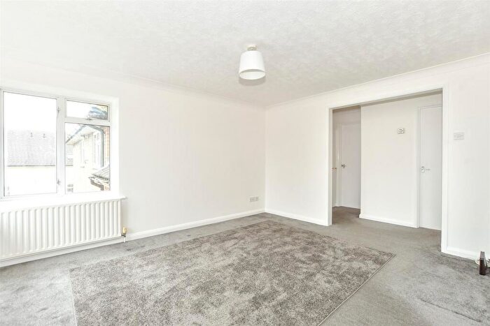 1 Bedroom Apartment For Sale In Barnhouse Close, Pulborough, West Sussex, RH20