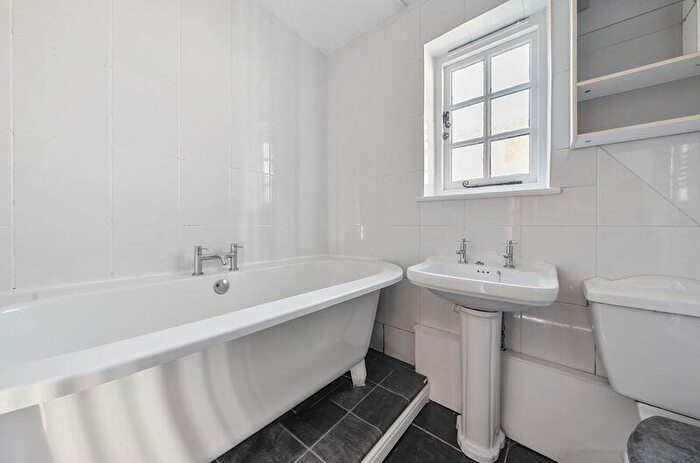 2 Bedroom Semi-Detached House For Sale In Northbourne, CT14