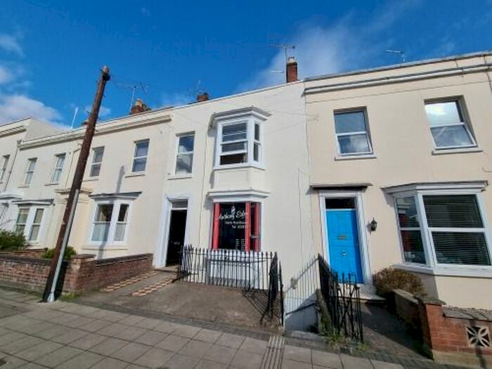 2 Bedroom Flat To Rent In Clarendon Street, Leamington Spa, CV32