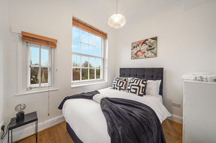 2 Bedroom Flat To Rent In Blackheath Road, Deptford, SE10