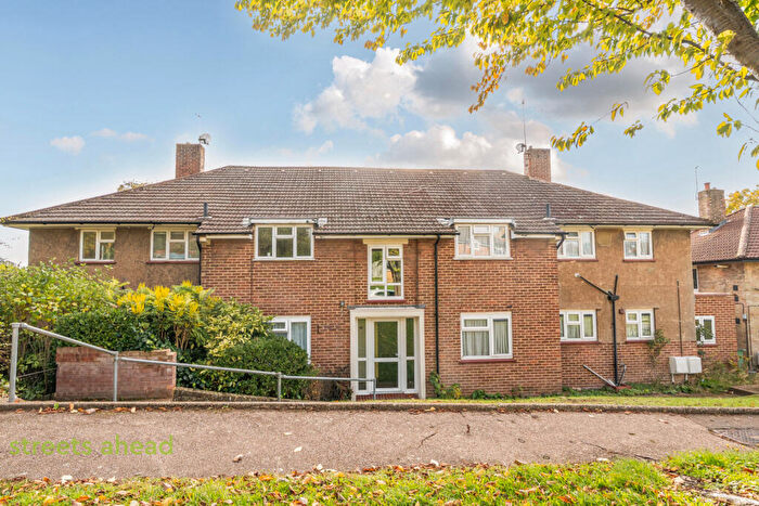 2 Bedroom Apartment For Sale In Lynwood Avenue, Coulsdon, CR5