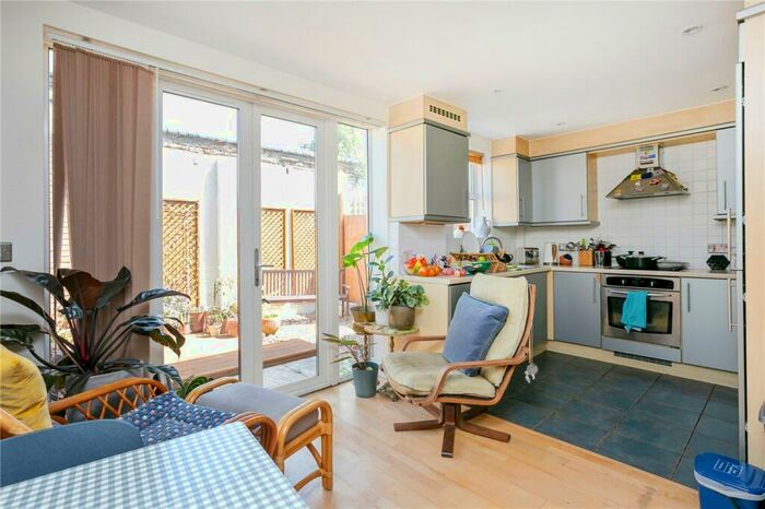 2 Bedroom Terraced House To Rent In Clifden Mews, London, E5