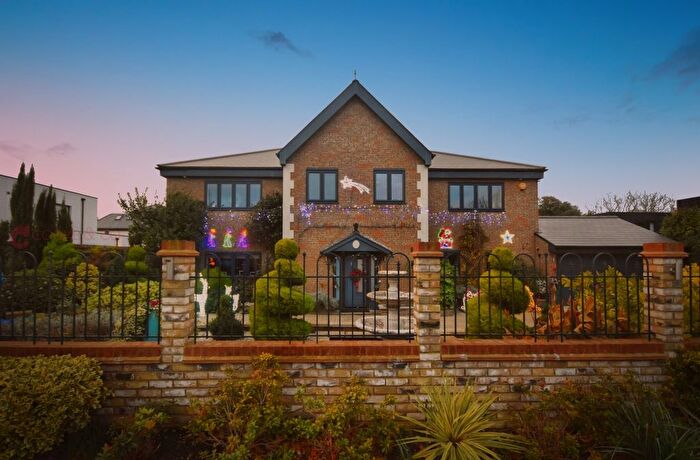 4 Bedroom Detached House For Sale In Fitzroy Avenue, Broadstairs, Kent, CT10