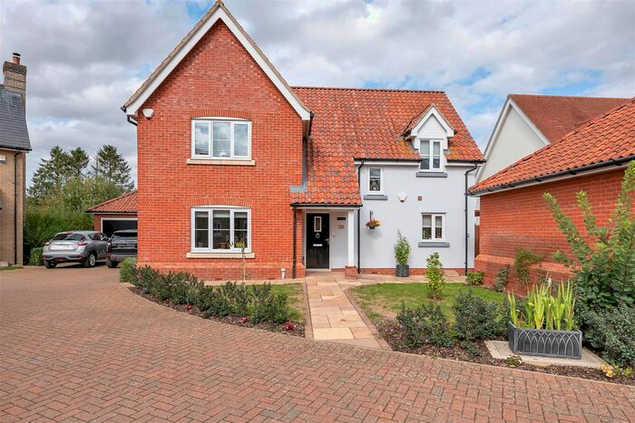 4 Bedroom Detached House For Sale In Shrubbery Close, Hessett, Bury St. Edmunds, IP30
