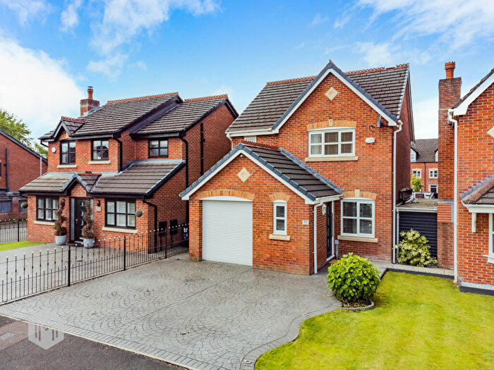 3 Bedroom Detached House For Sale In Hutchinson Way, Radcliffe, Manchester, M26