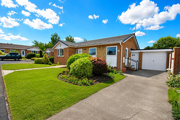 2 Bedroom Detached Bungalow For Sale In The Oval, Tickhill, Doncaster, DN11