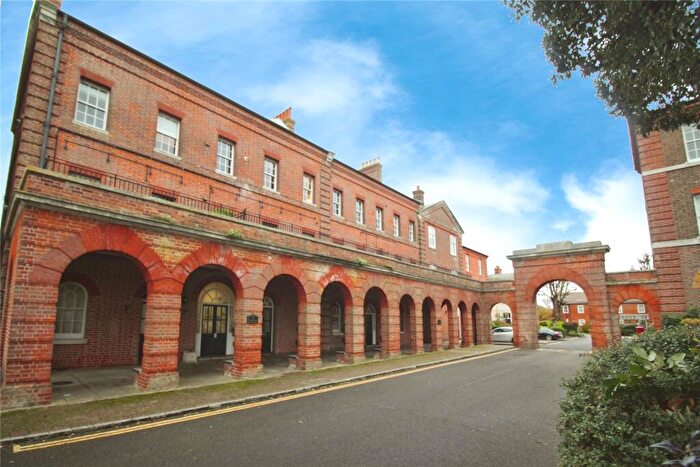2 Bedroom Flat For Sale In Royal Gate, Southsea, Hampshire, PO4