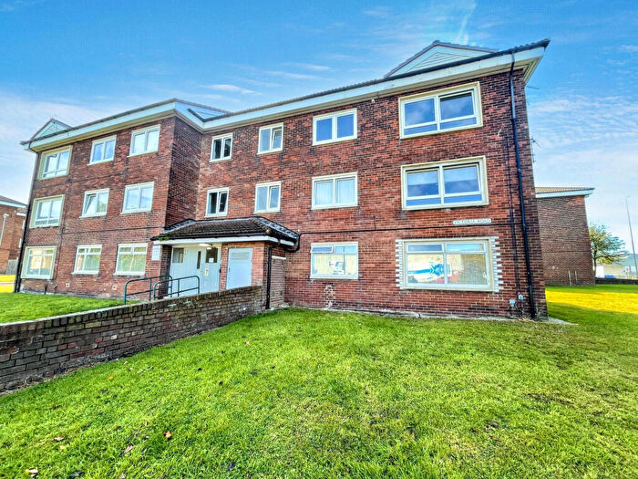 2 Bedroom Flat To Rent In Victoria Road, Laygate, South Shields, Tyne And Wear, NE33